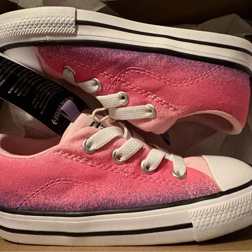 Converse vibrant pink